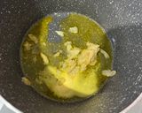 Foto langkah ke 2 dari resep Garlic Butter Rice.