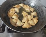 A picture of step 8 of Aaloo Chips Stuffed Mini Samosa.