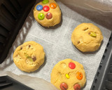 Foto del paso 9 de la receta: Crumbl cookies con crema de pistacho en airfryer