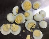 A picture of step 3 of Egg Vegetable Sandwich.