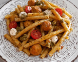 Foto del paso 9 de la receta: Zita al pesto con mini albóndigas de pollo