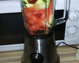 A picture of step 2 of Cucumber and water melon juice.