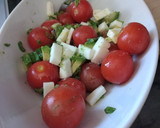 Foto del paso 1 de la receta: Tomate cherry, con palta y queso de cabra