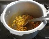 A picture of step 4 of Chana Dal Cooked with Rice.