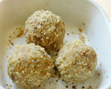 A picture of step 3 of Dates Ladoo.