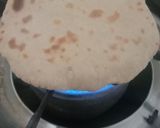 A picture of step 7 of Curd and Carom Mini Fafda Roti.