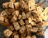 Foto del paso 3 de la receta: Tofu salteado con cebolla y setas
