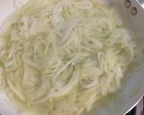 Foto del paso 2 de la receta: Tarta de cebolla con una tapa, 2 quesos y sin aceite
