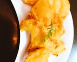 A picture of step 4 of Aloo ky pakoray.