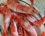 Foto del paso 4 de la receta: Revuelto de espárragos, setas 🍄 pimiento morrón, gambas y huevo