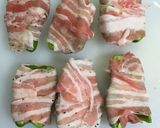 รูปขั้นตอนการทำที่ 3 ของ หมูพันพริกหยวกไส้ชีส チーズinピーマンの肉巻き