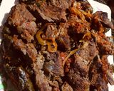 صورة لخطوة 4 من وصفة مقلوبة ورق العنب باللحم 🥩