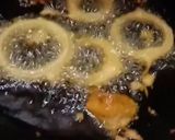 A picture of step 3 of Ring onion.