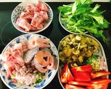 Hình bước làm 2 của món Cơm sen, rau tập tàng chấm cá kho tộ