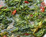 Foto langkah ke 4 dari resep Cah Kangkung Terasi.