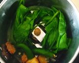 A picture of step 1 of Corn palak rice.