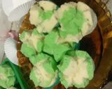 Foto langkah ke 7 dari resep Bolu kukus mekar merona.