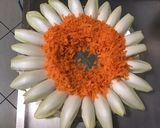 Une image de l'étape 7 de Salade d'endives au carottes, concombre et fleurs de thym.