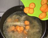Foto langkah ke 2 dari resep Sop ceker baso.