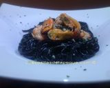 Foto del paso 5 de la receta Espaguetis al nero di sepia con mejillones y gambones