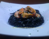 Foto del paso 5 de la receta: Espaguetis al nero di sepia con mejillones y gambones