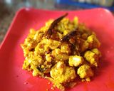A picture of step 3 of Macher Dim Bhaja.
