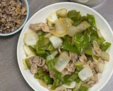 A picture of step 4 of Japanese-Style Dinner for Two - Stir-Fried Pork Loin with Bell Peppers and Onions (Yakiniku Sauce Flavor).