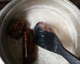 Foto langkah ke 2 dari resep Kolak pisang kepok (yang di gambar masih proses masak).