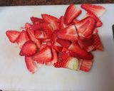 Foto del paso 1 de la receta Tarta con crema pastelera, fresas y nata recubierta de natillas