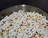 Foto langkah ke 2 dari resep Popcorn.