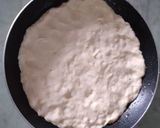 Foto langkah ke 5 dari resep Pizza Sosis Keju Kilat.