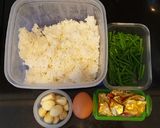 รูปขั้นตอนการทำที่ 1 ของ ข้าวผัดไข่ แบบรื้อตู้เย็นมามั่ว