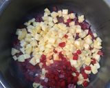 Foto del paso 2 de la receta: Bolitas de plátano, rellenas de mermelada de betabel