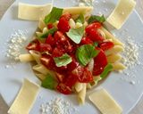 Penne Rigate friss fokhagymás paradicsomos szósszal recept fázis 4 fotója