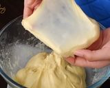 Foto langkah ke 3 dari resep Roti tikar sosis kekinian.