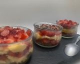 Foto del paso 4 de la receta Vasitos de Cheesecake con Fresas y Crunch de Kitkat
