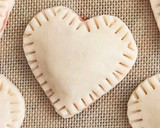 Foto del paso 4 de la receta: Corazones de pastel de cereza para enamorar
