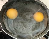 Фото кроку 2 до Багет 🥖 з лососем та відварним курячим яйцем.