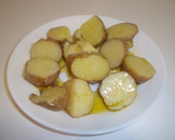 Foto del paso 7 de la receta: Cocer las patatas con piel
