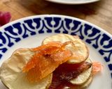 Foto del paso 2 de la receta: Timbal de patatas y salmón marinado