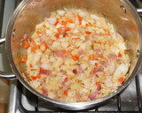 Foto del paso 1 de la receta: Empanadas de chupe de centolla con camarones