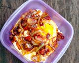 Foto langkah ke 3 dari resep Bekal Telor Ceplok oseng bawang kecap manis.