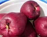 Foto langkah ke 1 dari resep Asinan Jambu Jamaika.