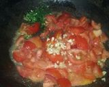 Foto del paso 2 de la receta: Fideos caseros con salsa de tomates natural