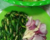 Foto langkah ke 1 dari resep Tumis cumi asin jagung manis.