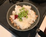 Foto langkah ke 3 dari resep Sosis Ketchup Rice 🍚 Favorit Anak.