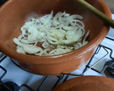 Foto del paso 1 de la receta: Bifes en cacerola de barro