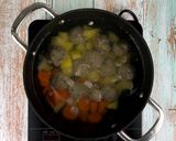 A picture of step 3 of Giouvarlakia Meatball Soup.