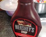 A picture of step 2 of KitKat milk Shake.