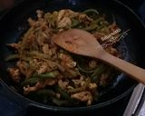 Une image de l'étape 1 de Wrap au poulet grillé à la poêle.